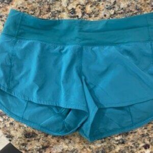 Lululemon size 6 women's speed short low rise 2.5 aqua
